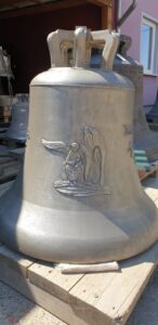 zvony pro znojmo, zvon zvěstování, umělecká výzdoba zvonu, bronzový reliéf