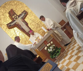 Řím mozaika v římské koleji nepomuceno, ukázka realizace, zlatá mozaika